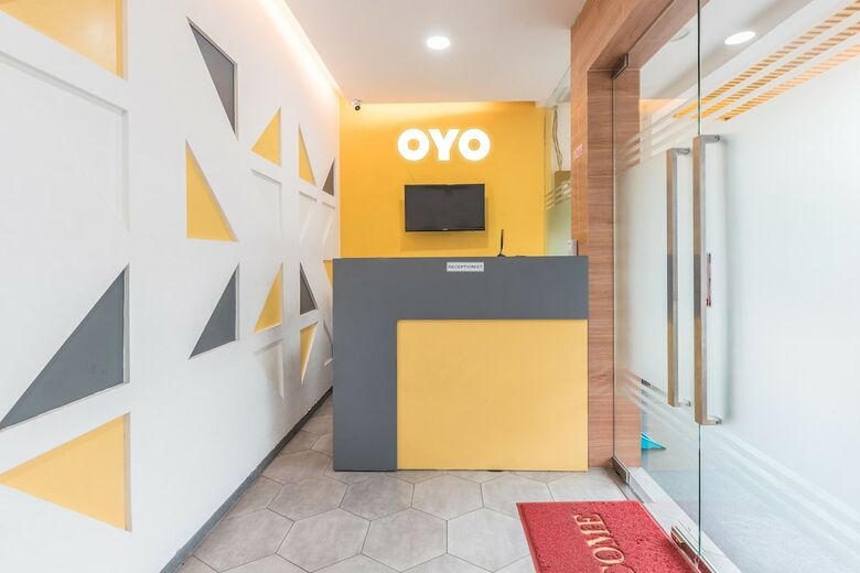 Hostal Oyo 386 Hey Hotel