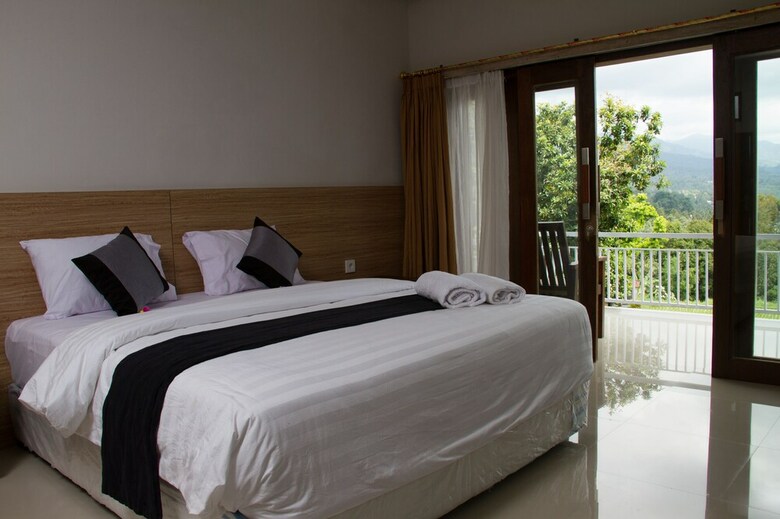 Hotel Mandhasativa Homestay