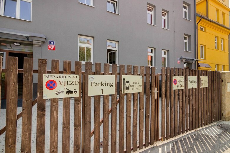 Apartments With Sunny Garden Prague