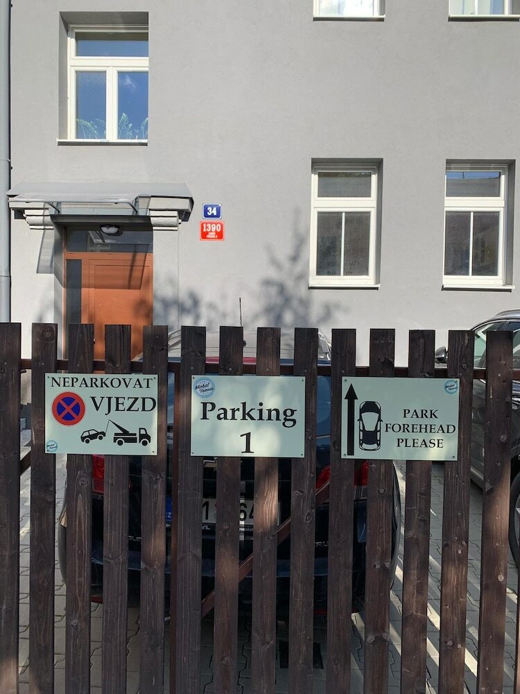 Apartments With Sunny Garden Prague