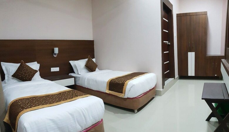 Hotel Gajur Palace