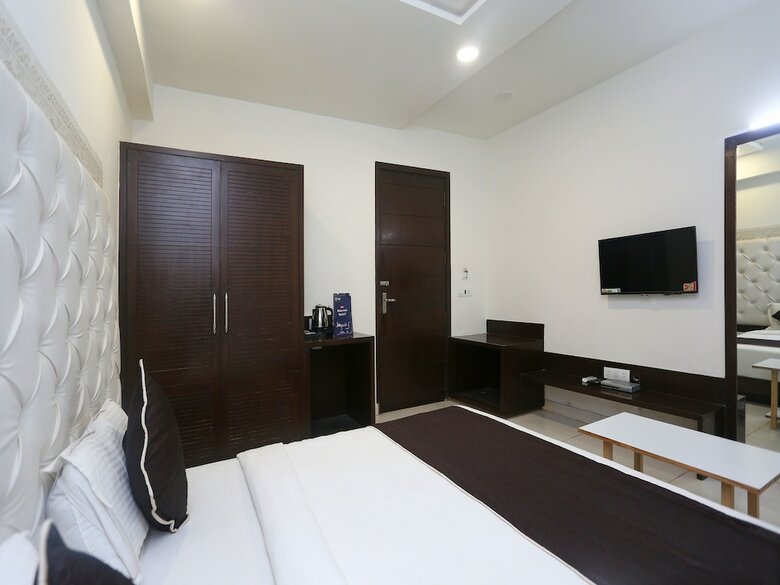 Hotel Oyo 18422 Central Grand