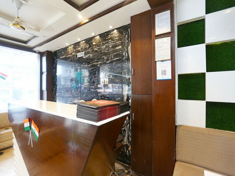 Hotel Oyo 18422 Central Grand