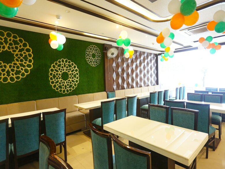 Hotel Oyo 18422 Central Grand