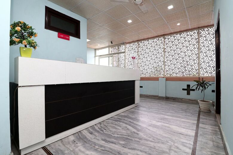 Oyo 16109 Hotel Ayaan