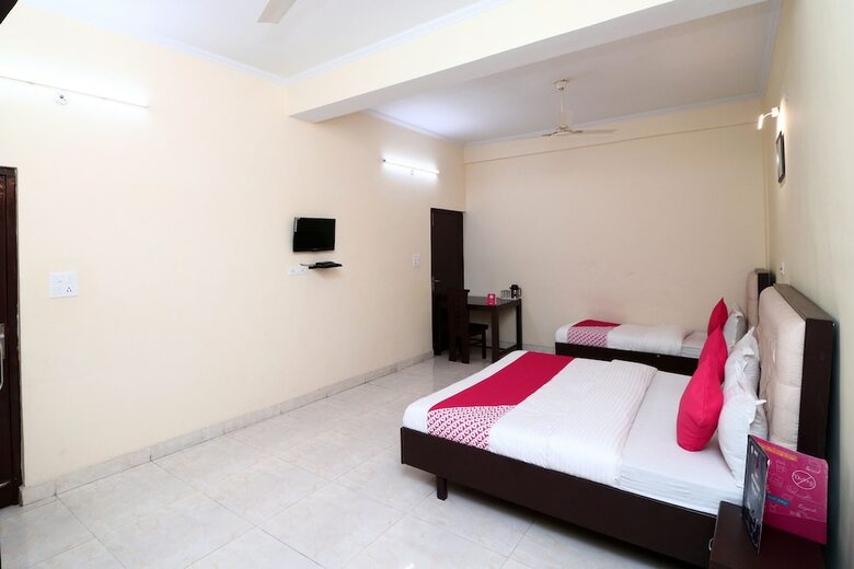 Oyo 16109 Hotel Ayaan