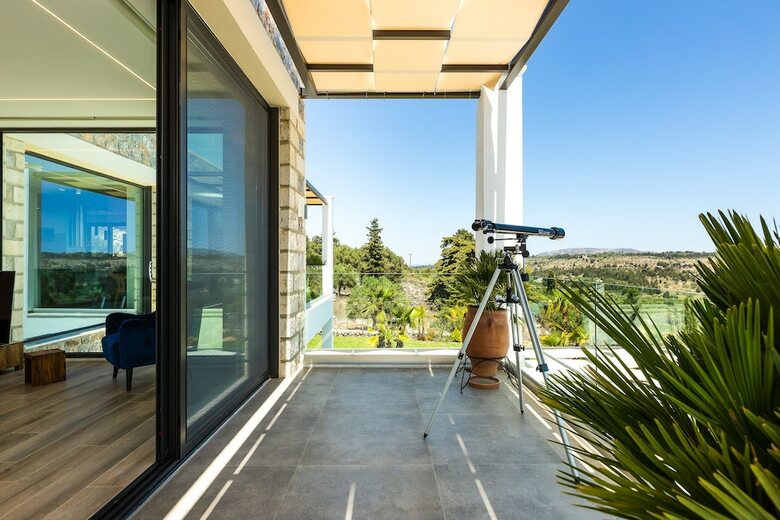 Villa Blue Skyline
