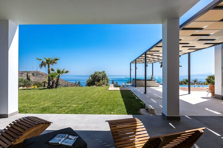 Villa Blue Skyline