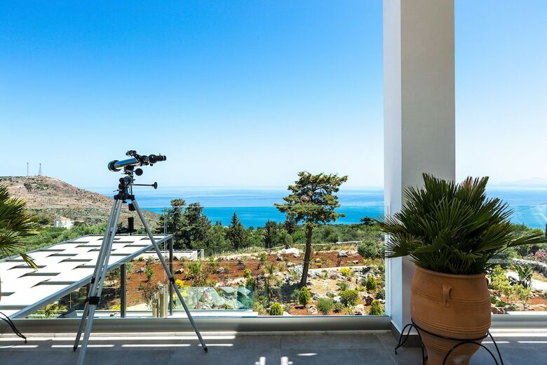 Villa Blue Skyline