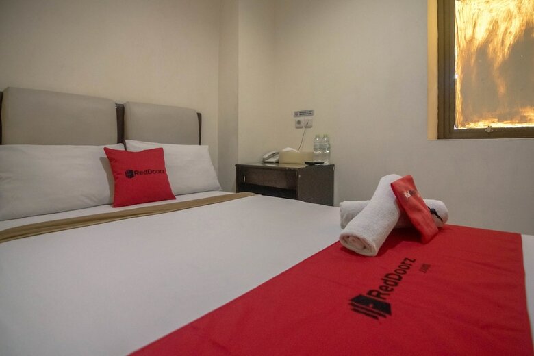Hotel Reddoorz Near Rs Husada