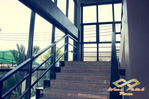 Waen Petch Place Hotel