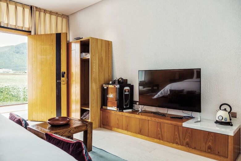 Shangri-la Salloi Rustic Luxury Hotel