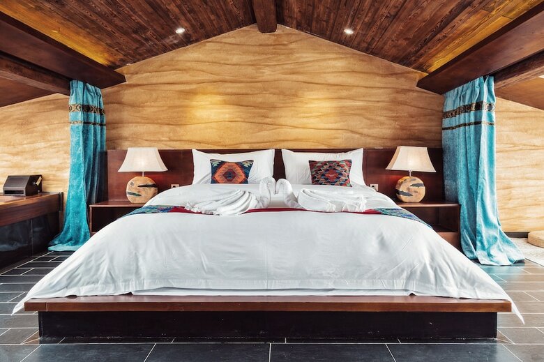 Shangri-la Salloi Rustic Luxury Hotel