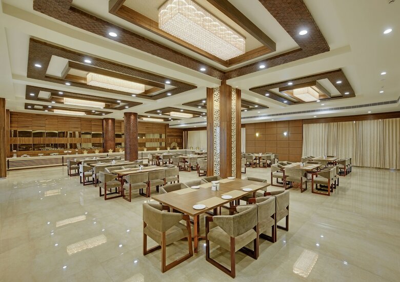 Hotel The Maruti Nandan Grand