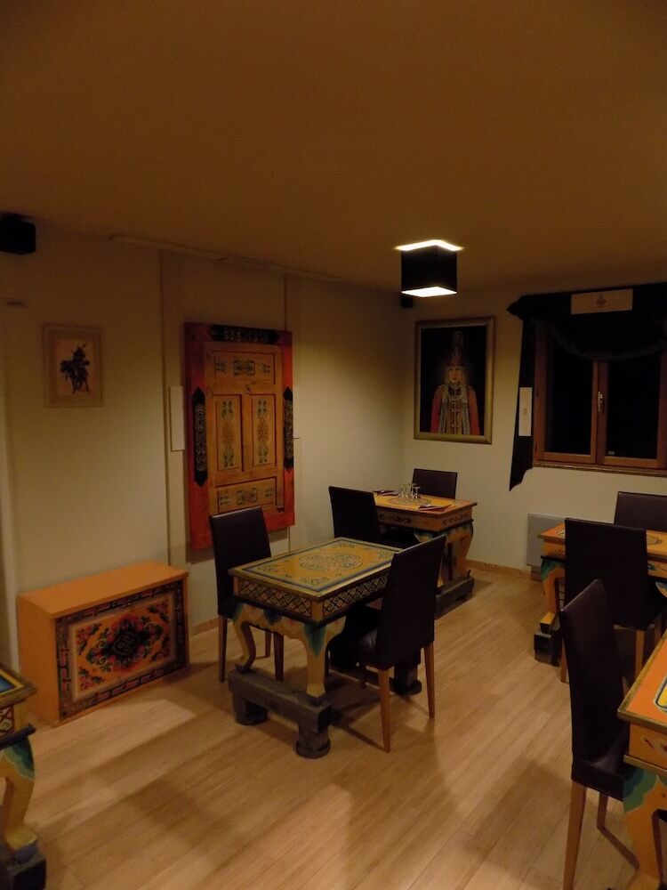 Hotel Mandukhai