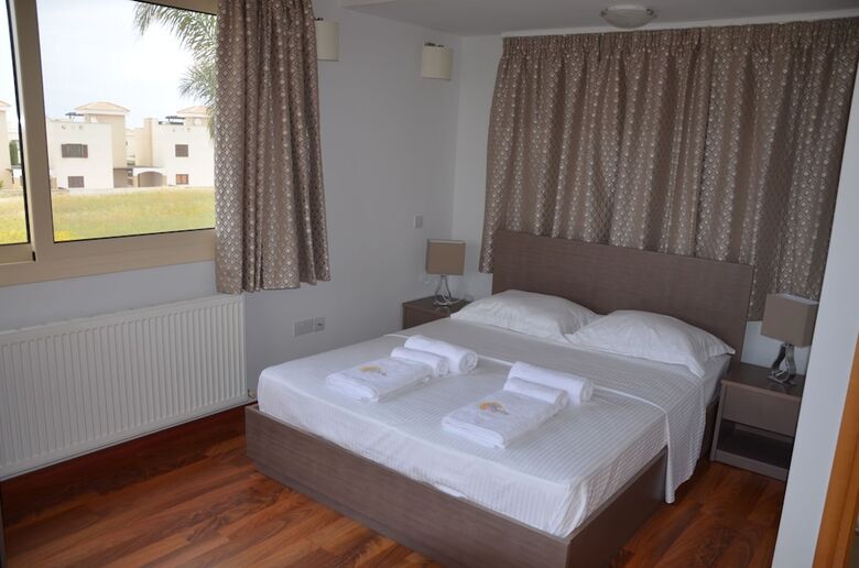Anthorina Villa 12