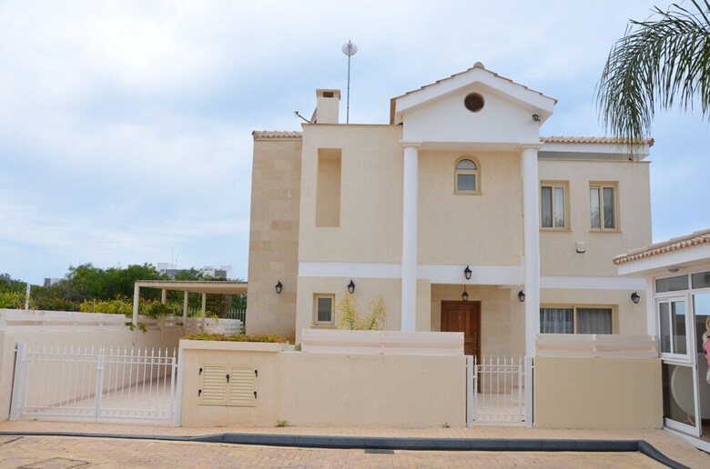 Anthorina Villa 12
