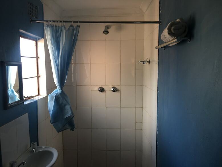 Hotel Kutse Guesthouse