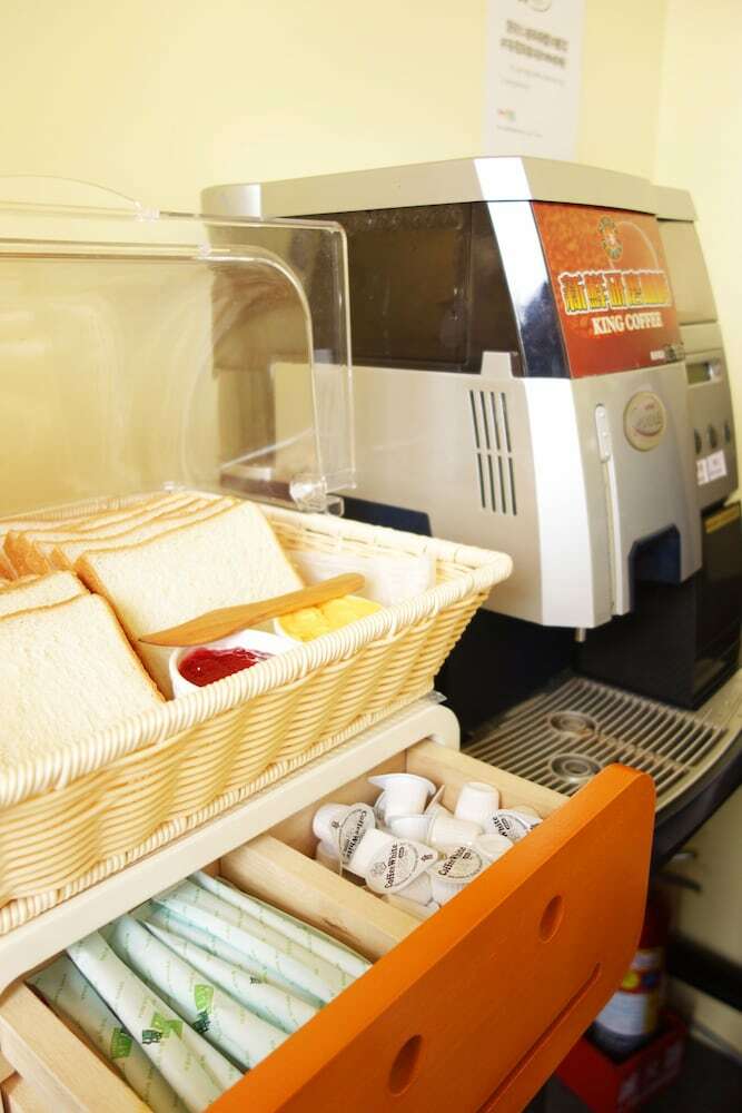 Hostal Douzi Home Hotel-nearby Metro - Hostel