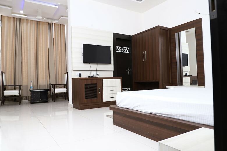 Diwan Hotel And Restaurant