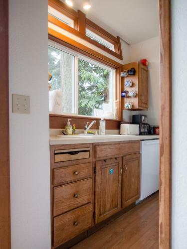 242 - Dolly Mops Cabin