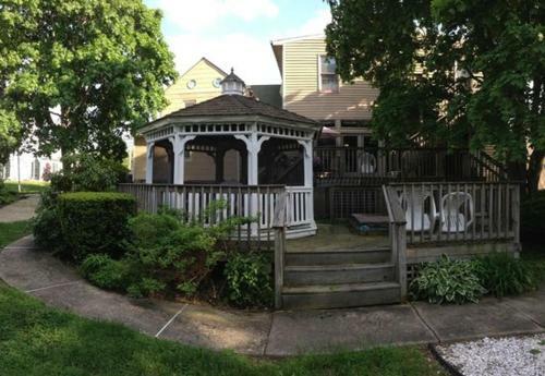 J. D. Thompson Inn Bed And Breakfast