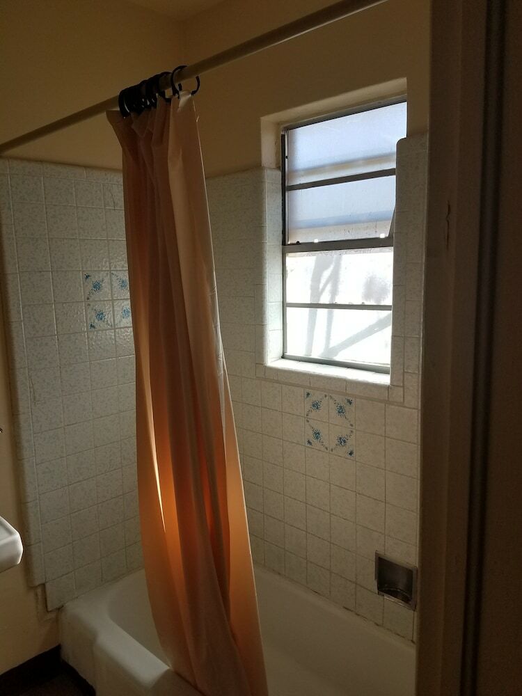 Beverly Crest Motor Inn