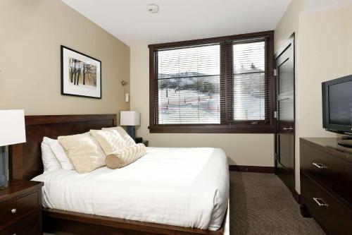 Hayden Lodge 2201