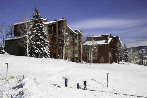 West Condominiums - W3403