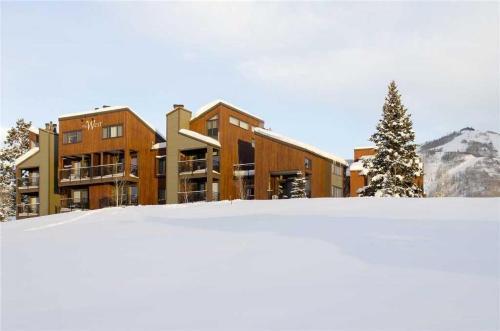 West Condominiums - W3403