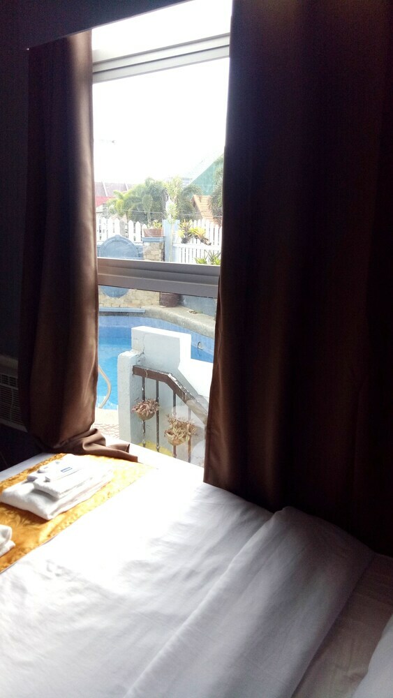 Hotel Grand Peninsula Suites