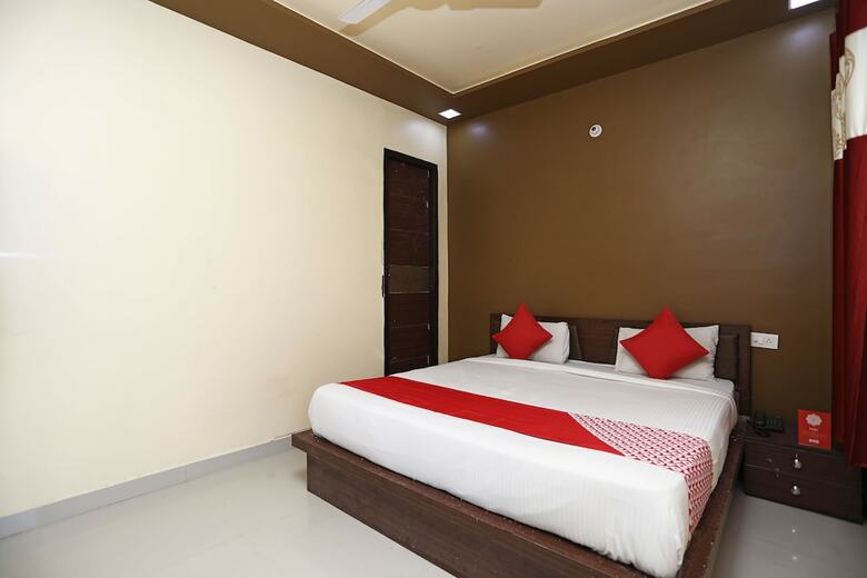 Hotel Oyo 18346 Glorify Stay2