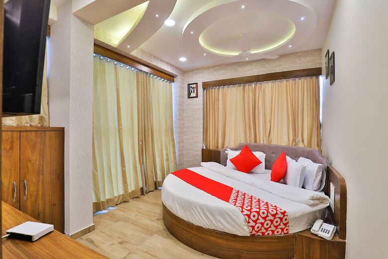 Oyo 24444 Hotel Rudrax