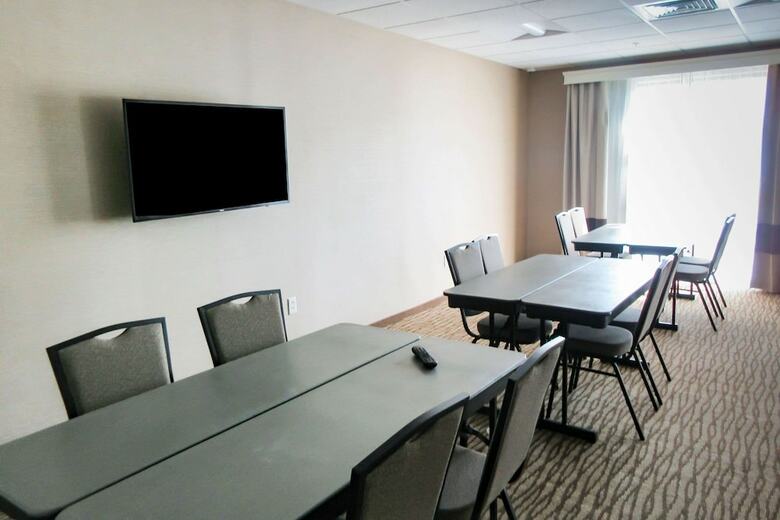 Hotel Comfort Inn & Suites