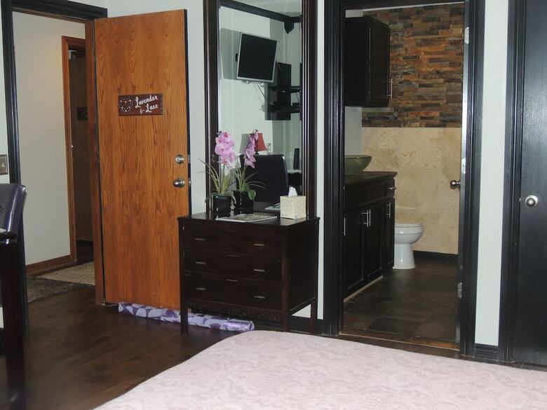 The Whispering Pines Inn Bed & Breakfast