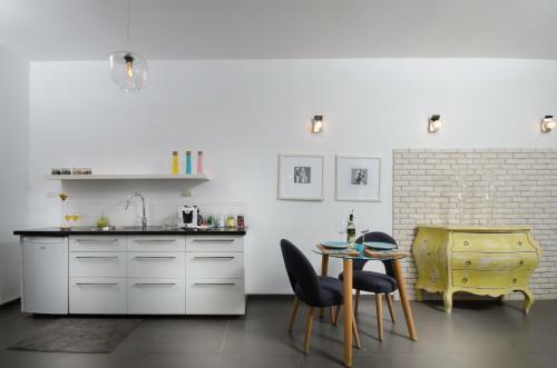 Lodge The Fifties Suites