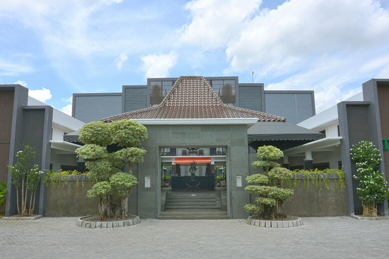 Hotel Oyo 611 The Edwin Syariah