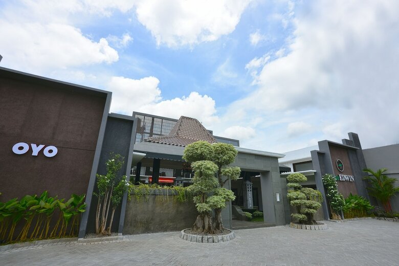 Hotel Oyo 611 The Edwin Syariah
