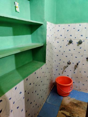 New Lakshmi Tourist Home