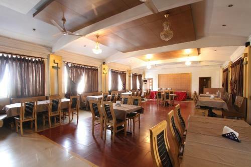 Oyo 23182 Hotel Dhammanagi Comforts