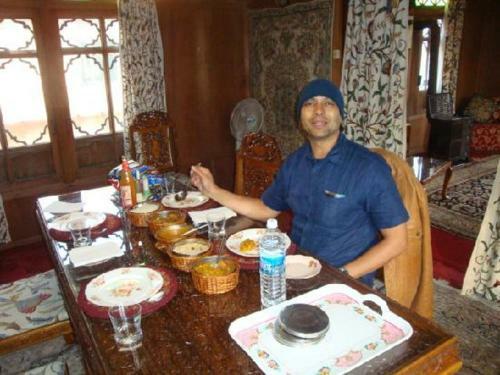 Hotel Haroon Houseboat