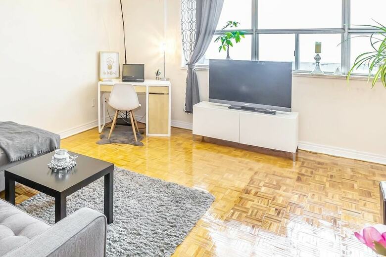 Apartamentos Downtown, Posh Penthouse, Walk Score 95