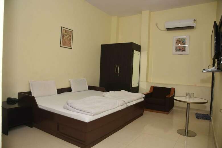Man Singh Hotel And Resorts