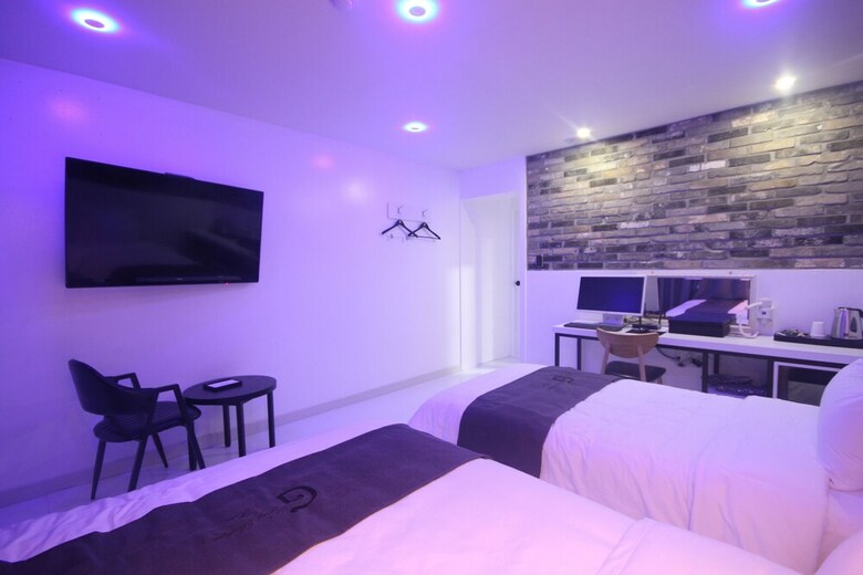 Gray Hotel