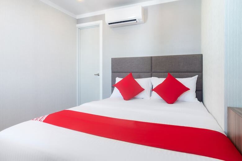 Hotel Oyo 208 Anika Suites