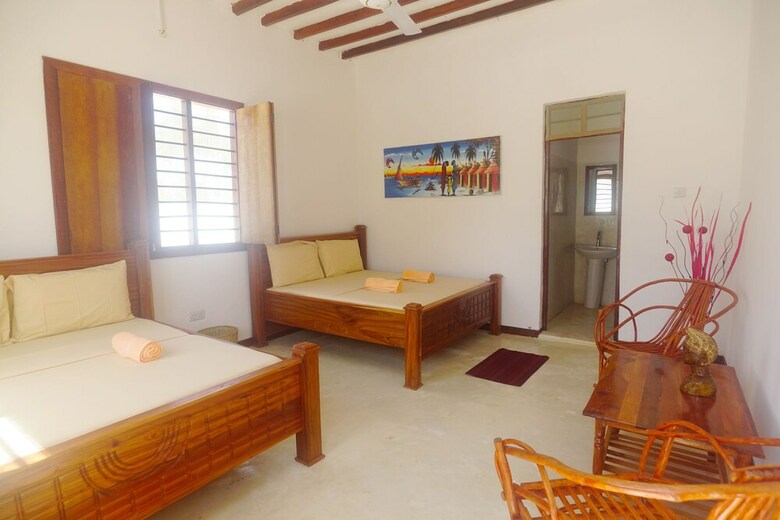 Hotel Ananda Beach House