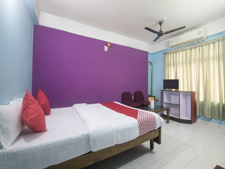 Hotel Oyo 14737 Lg Towers