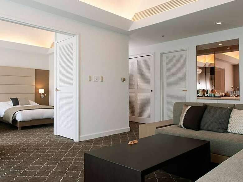 Sunhills Hotel