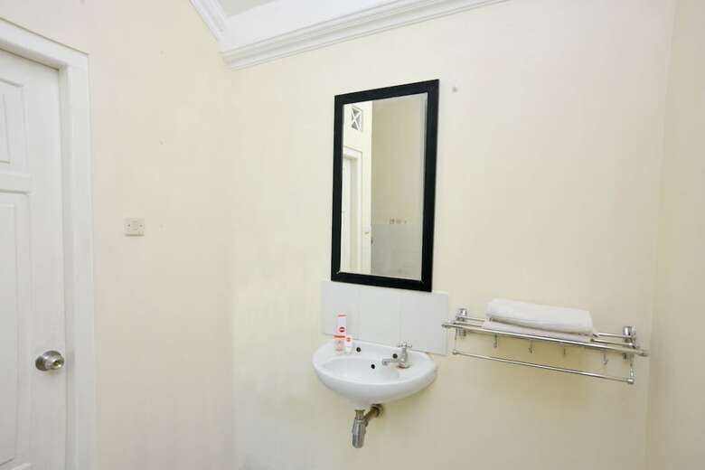 Hostal Oyo 722 Uno Guesthouse