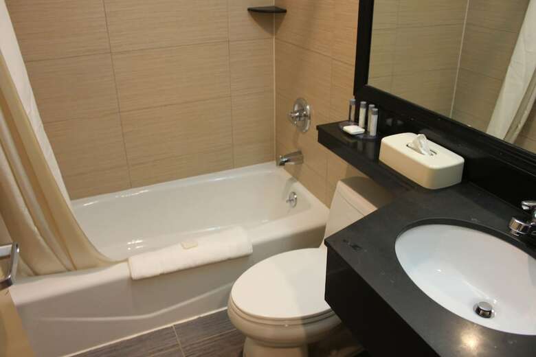 Hotel Bellerose Inn